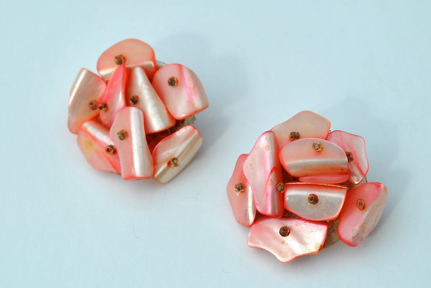 Vintage pink shell earrings 1950s clip on mother of pearl summer beach