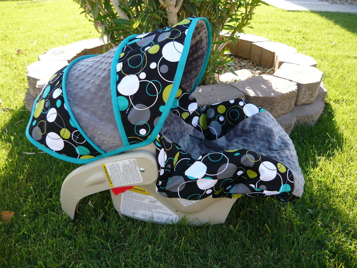 Hoopla Dots Infant Car Seat Cover- Moves to toddler