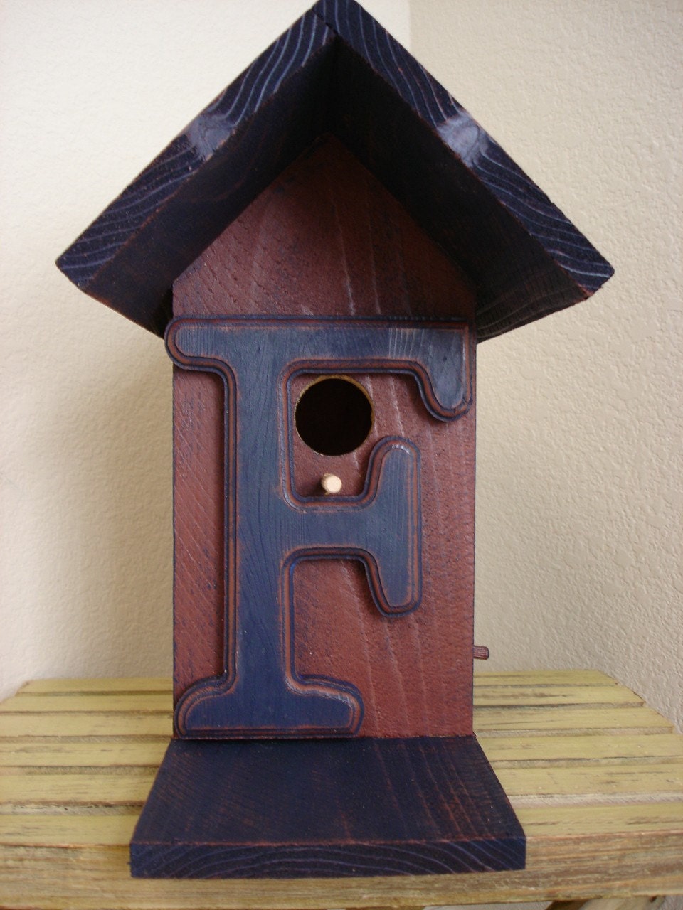 Birdhouse - Letter F