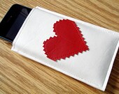 Pixel Heart iPhone Cozy