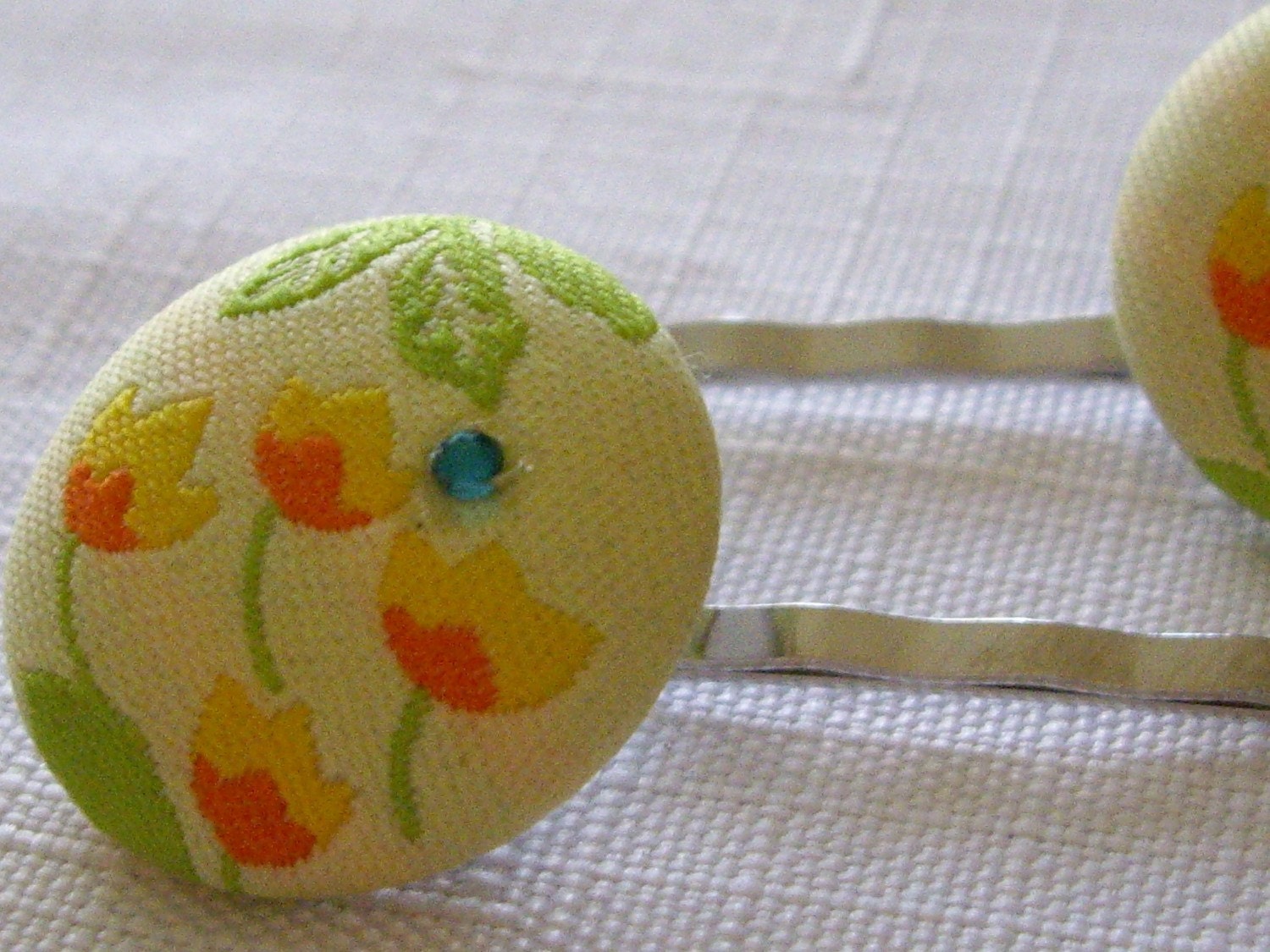 Tulip Button Hair Bobby Pins