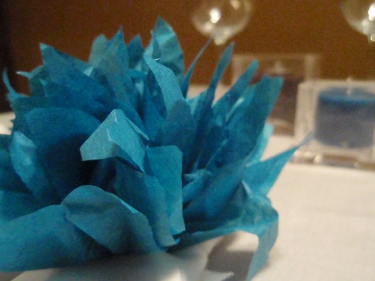 25 Peacock Paper Dahlias. Wedding decor, napkin holders, baby showers, dinner parties, birthday. Tissue paper pom pom.