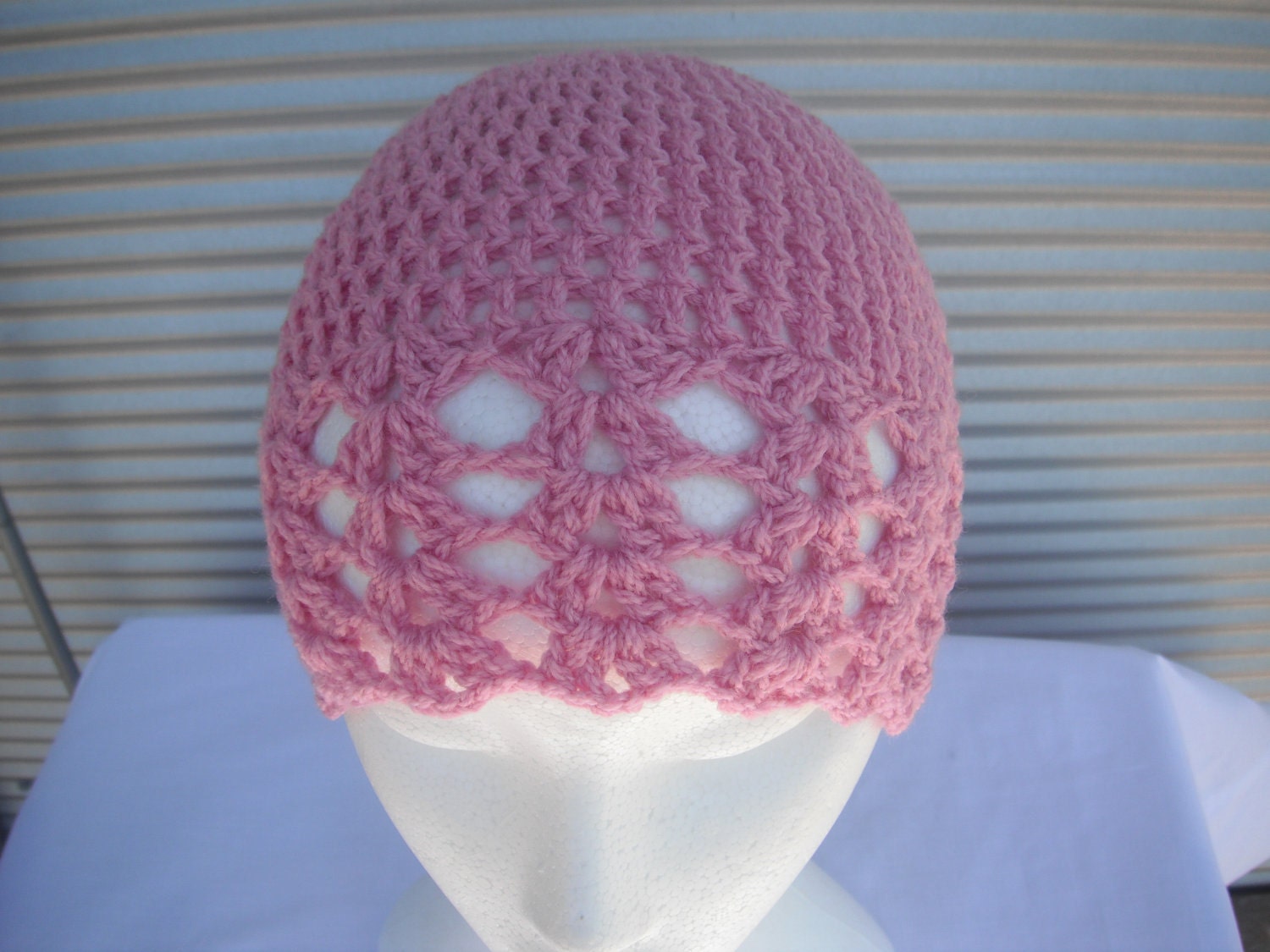 Crochet Teen Cloche with Lace Edge
