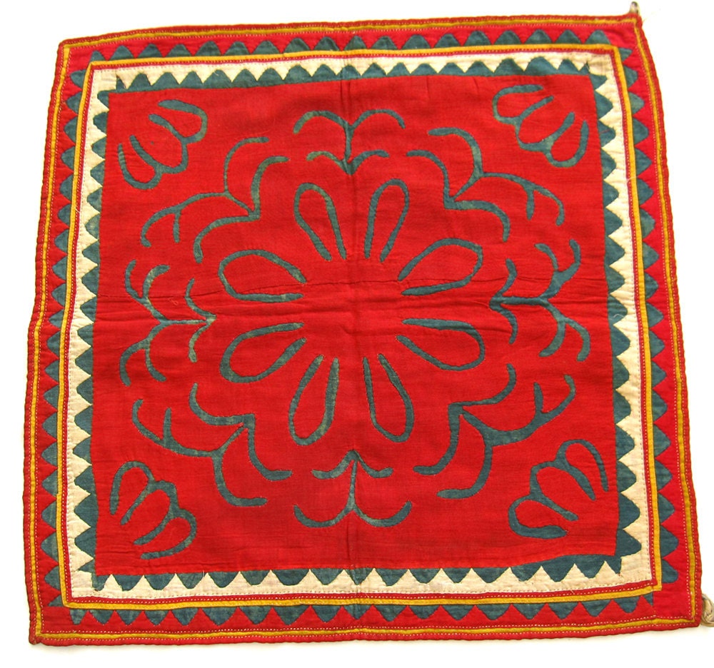 Folk art embroidery, antique textile 22