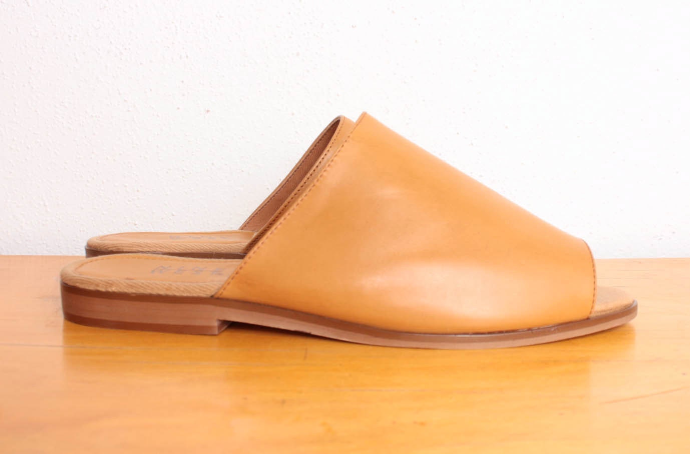 80s / 90s Slide Sandals / Tan / Nude Leather by Nine West - Size 8.5 Womens - Unworn Basic Open Toe Flat Sandals