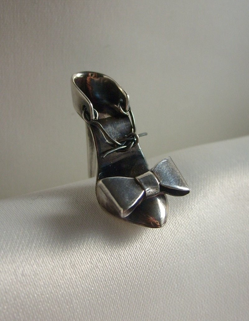 Shoe Fetish Earring - Single Piece-