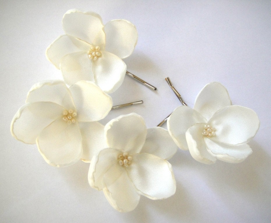 Isabelline white rosebud blossom wedding flower bobby pins(set of 4)