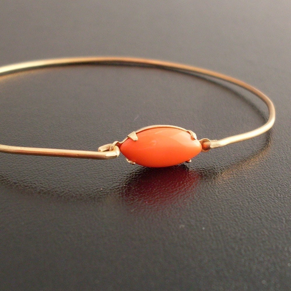 Oval Bangle Bracelet Miranda - Coral and Gold Bracelet, Coral and Gold Jewelry, Oval Bracelet, Oval Jewelry, Coral Bangle, Coral Bracelet