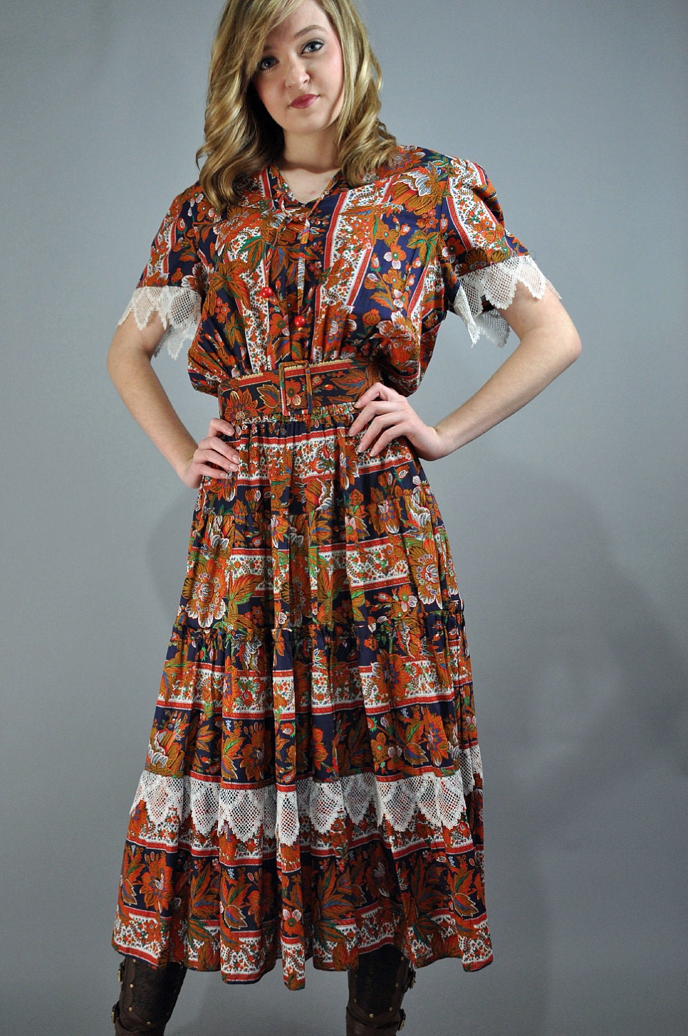 70s vintage dress / BOHEMIAN MAXI dress / full skirt Floral Gypsy Dress / summer cotton dress w/ lace trims M / L