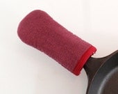 Burgundy Skillet Mitt