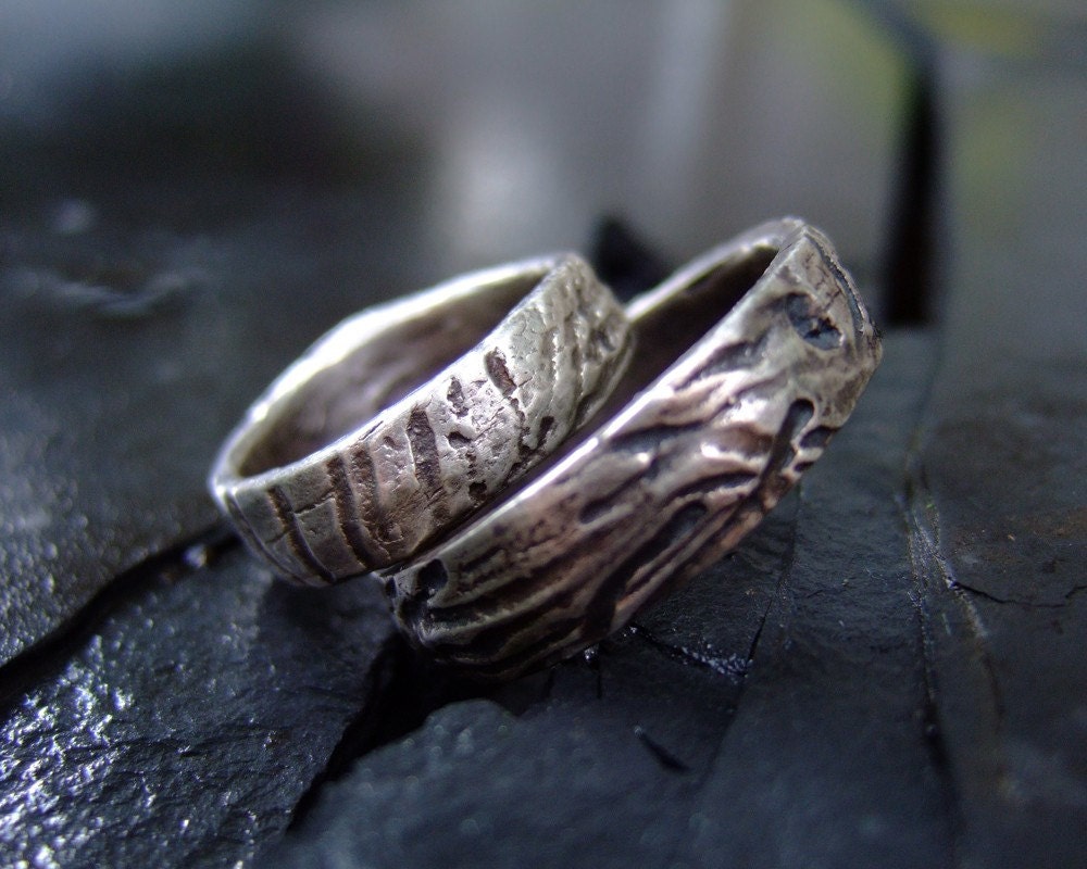 Silver textured wedding rings set: Marks of Time