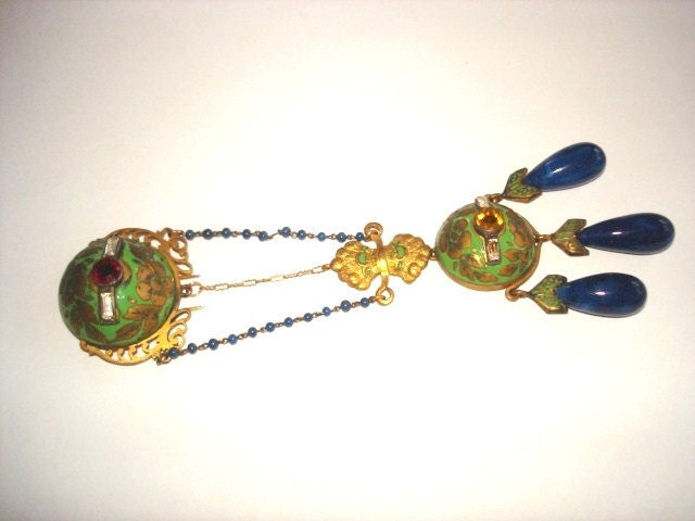 Vintage Jewelry Rare  Enamel Depose Made in France Fur Clip Hand Decorated Stones