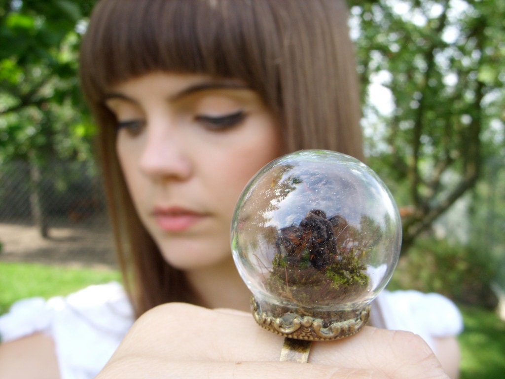 mini terrarium ring miniature terrarium jewelry moss pinecone woodland green brown glass dome forest