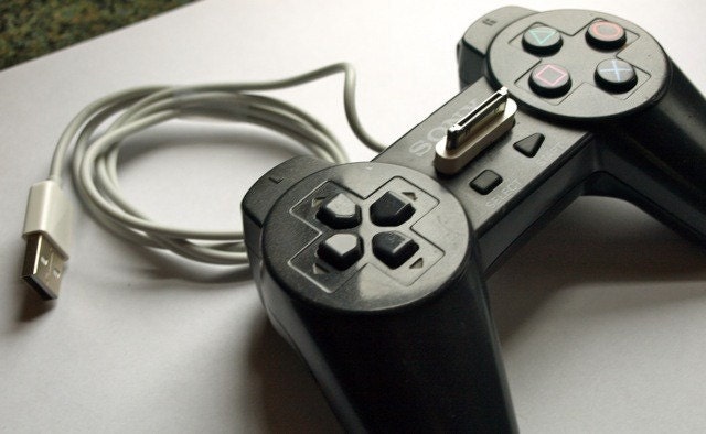 iPhone Dock Sony Playstation Controller