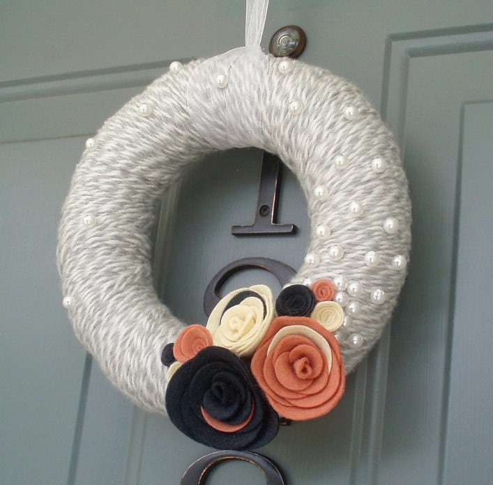 Yarn Wreath Felt Handmade Door Decoration - Pearly 8in
