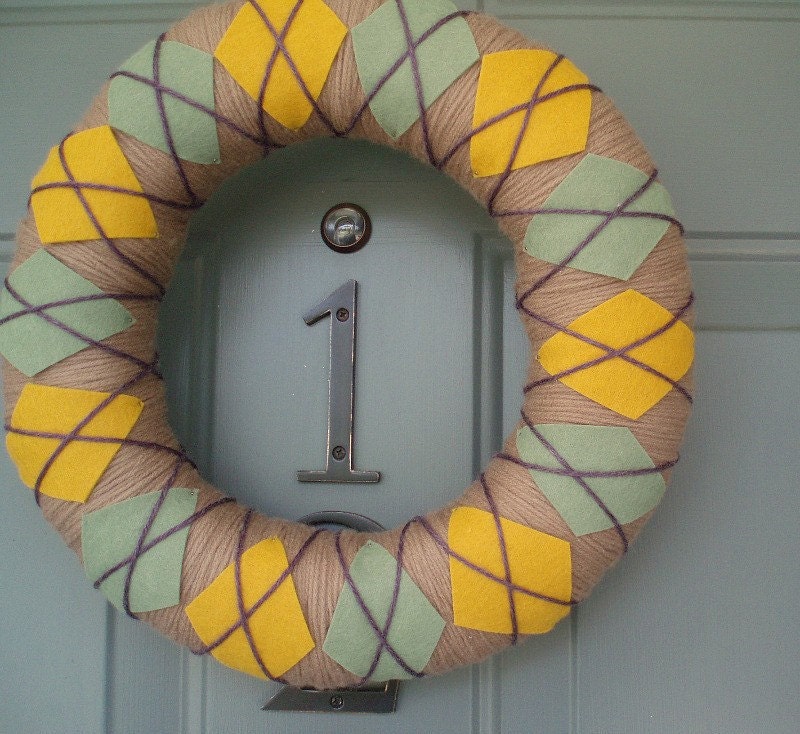 Yarn Wreath Felt Handmade Door Decoration - Fall Argyle Plaid 12in