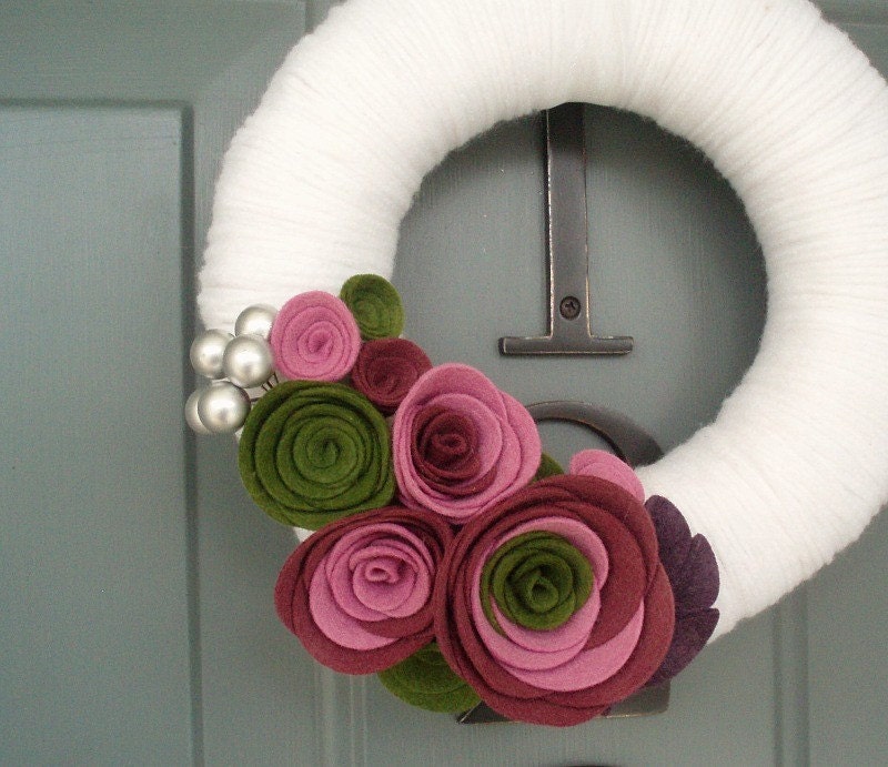 Yarn Wreath Felt Handmade Door Decoration - Violet Garden 8in