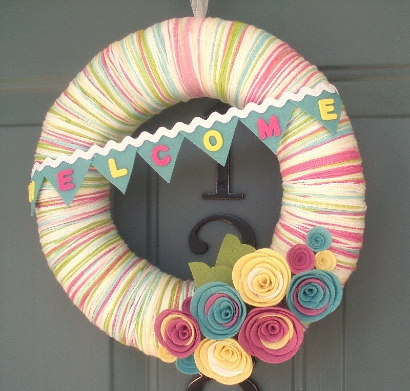 Yarn Wreath Felt Handmade Door Decoration - Sweet Greetings 12in
