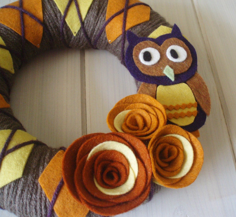 Yarn Wreath Felt Handmade Door Decoration - Argyle Owl 8in