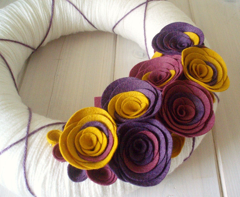 Yarn Wreath Felt Handmade Door Decoration - Warm Berry 12in