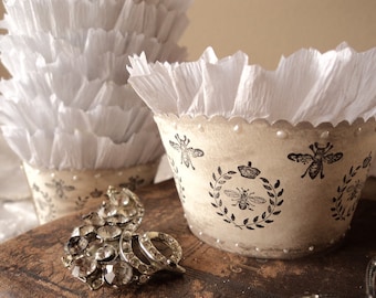 Royale Romance. Twelve Cupcake Holders with Royal French Bees