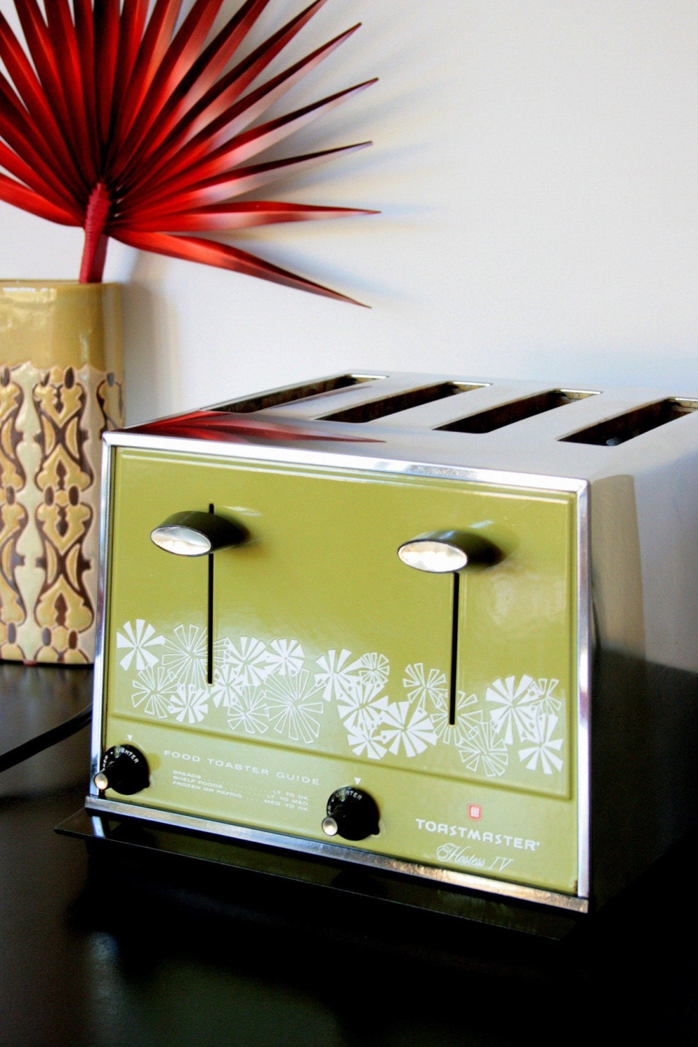VINTAGE RETRO TOASTMASTER TOASTER