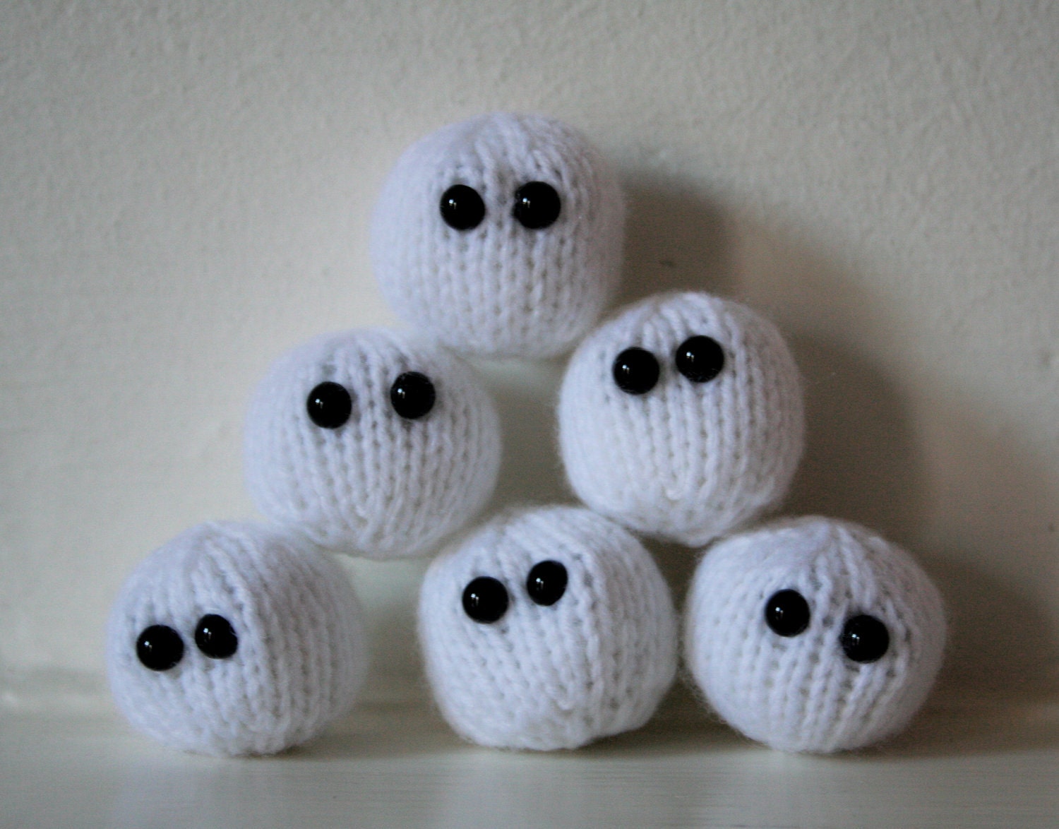Indoor snowball fight (6 balls)