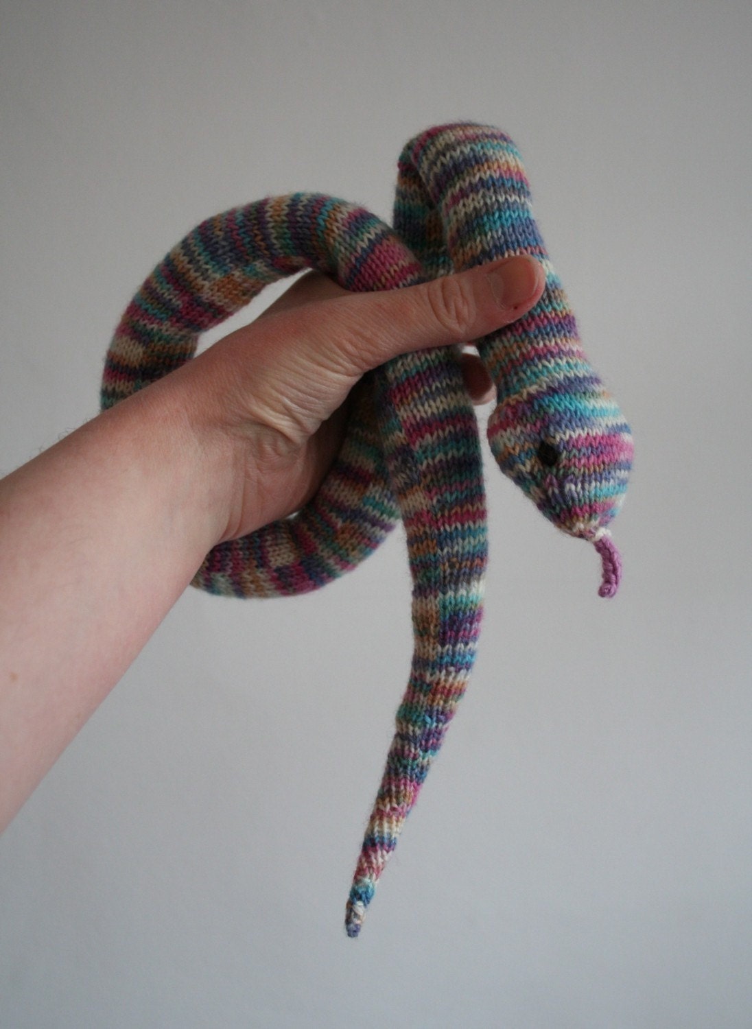 Knit your own slinky snake (pdf knitting pattern)