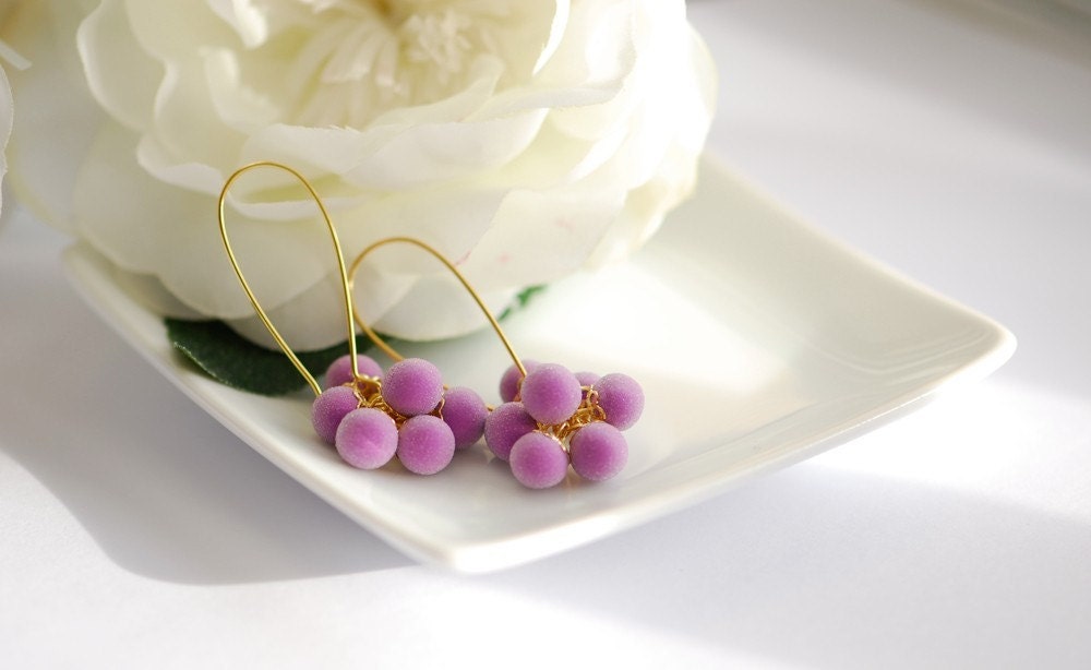 Velvety grapes earrings