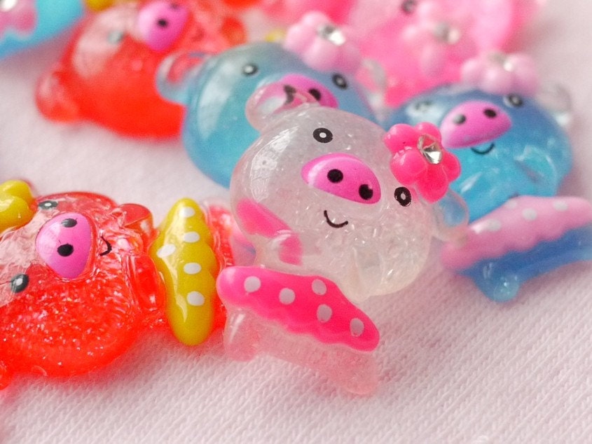18 pcs. Glitter Kawaii Piggy With Flower Cabochon - 15mm