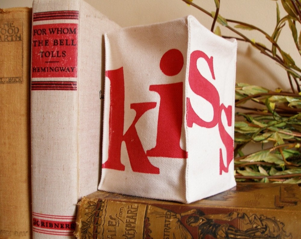Hand Stamped KISS Bookend in Red