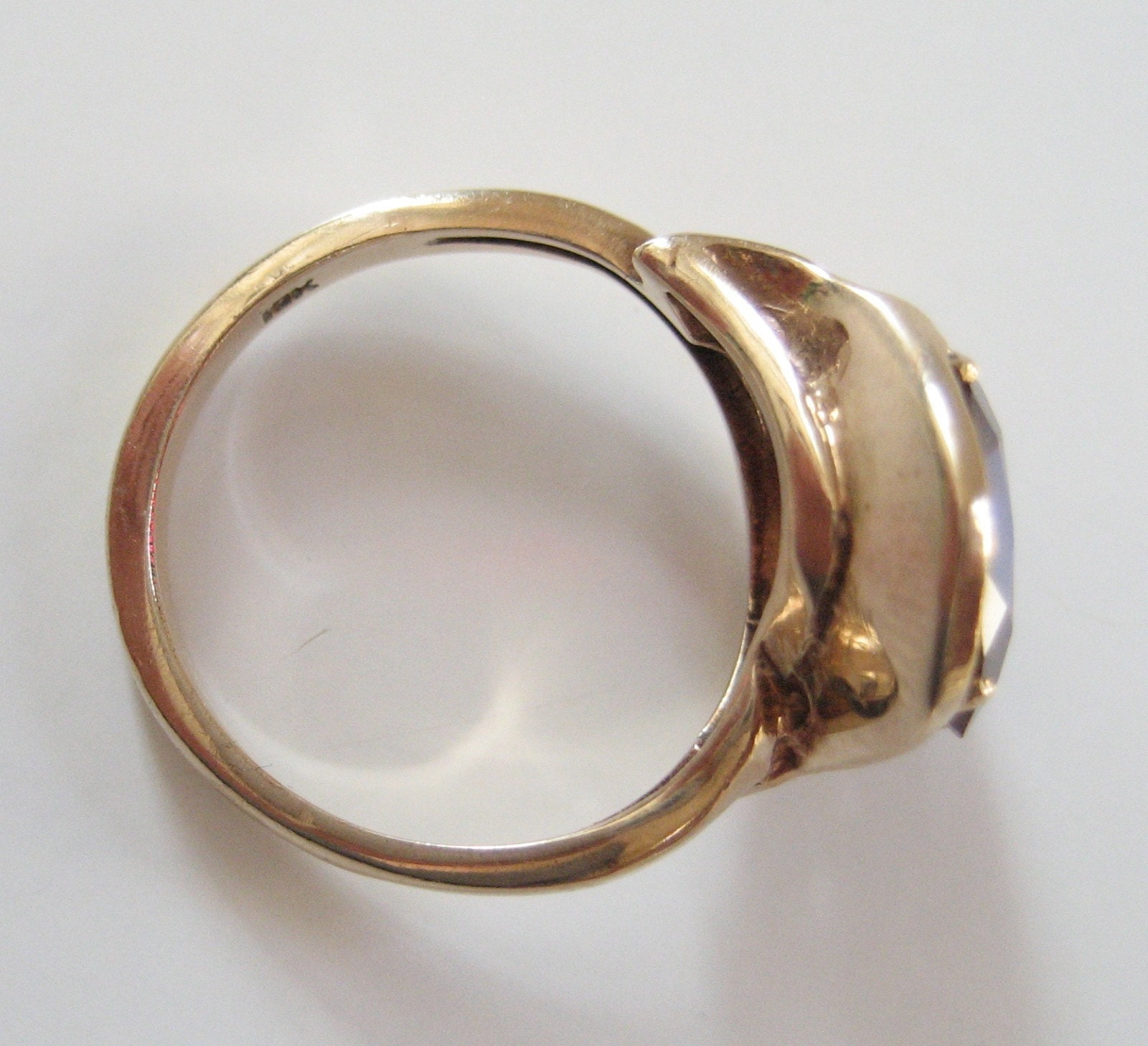 10K Ring With Cherry Red Stone, Size 4.5, 1970s