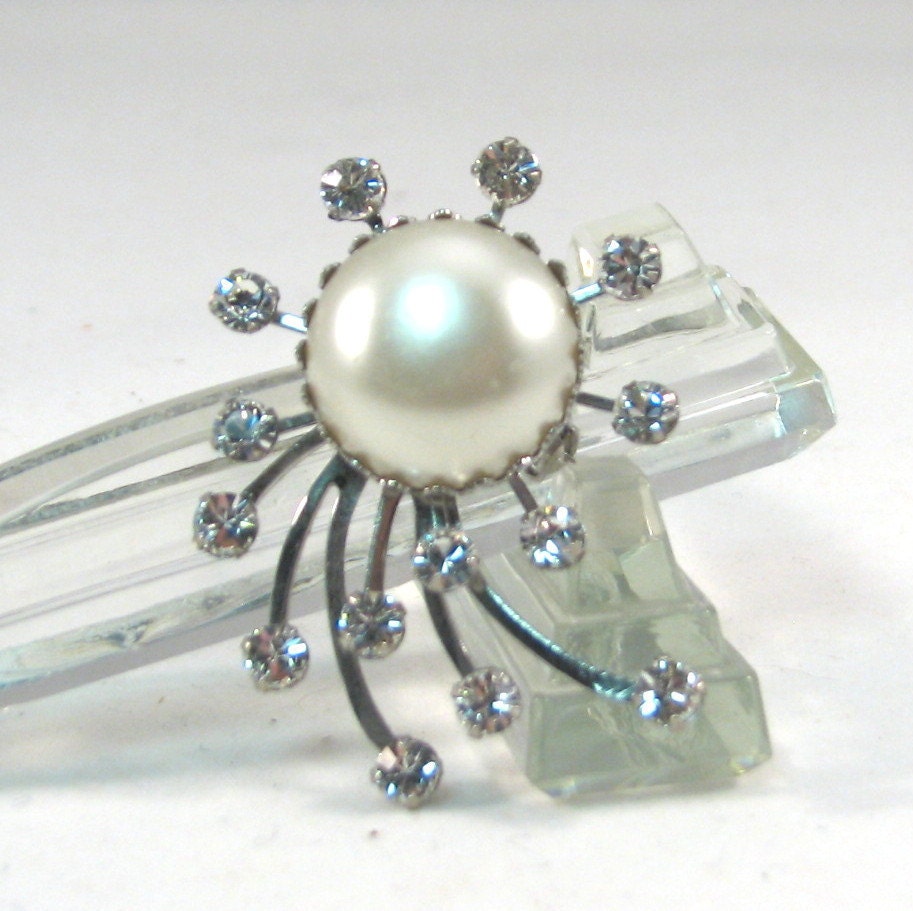 Funky Vintage Rhinestone and Pearl Brooch - Halley's Comet
