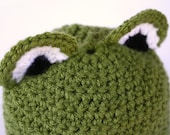 Green Crochet Frog Beanie Hat unisex sizes newborn, 3-6m, 6-12m, 1-2T, 2T and up, and Adult makes a easy Halloween costume
