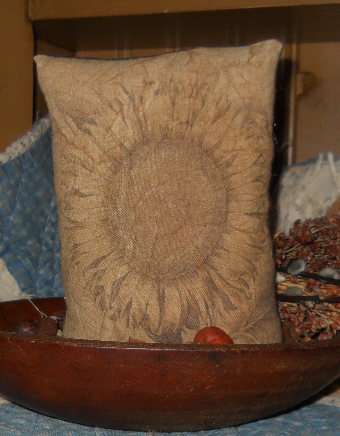 Farm Primitive Sunflower tuck