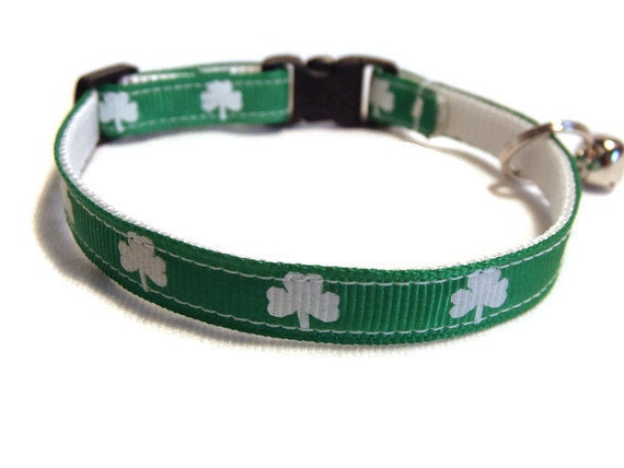 Breakaway Cat Collar - Green Shamrocks