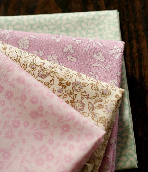 Calm Mint and Violet Floral Cotton Fat Quarter set of 4, U2443