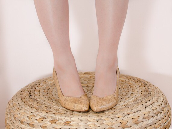 Nude Snakeskin Shoes - Vintage 1970s Pumps - Light Caramel Leather High Heels - 7 US