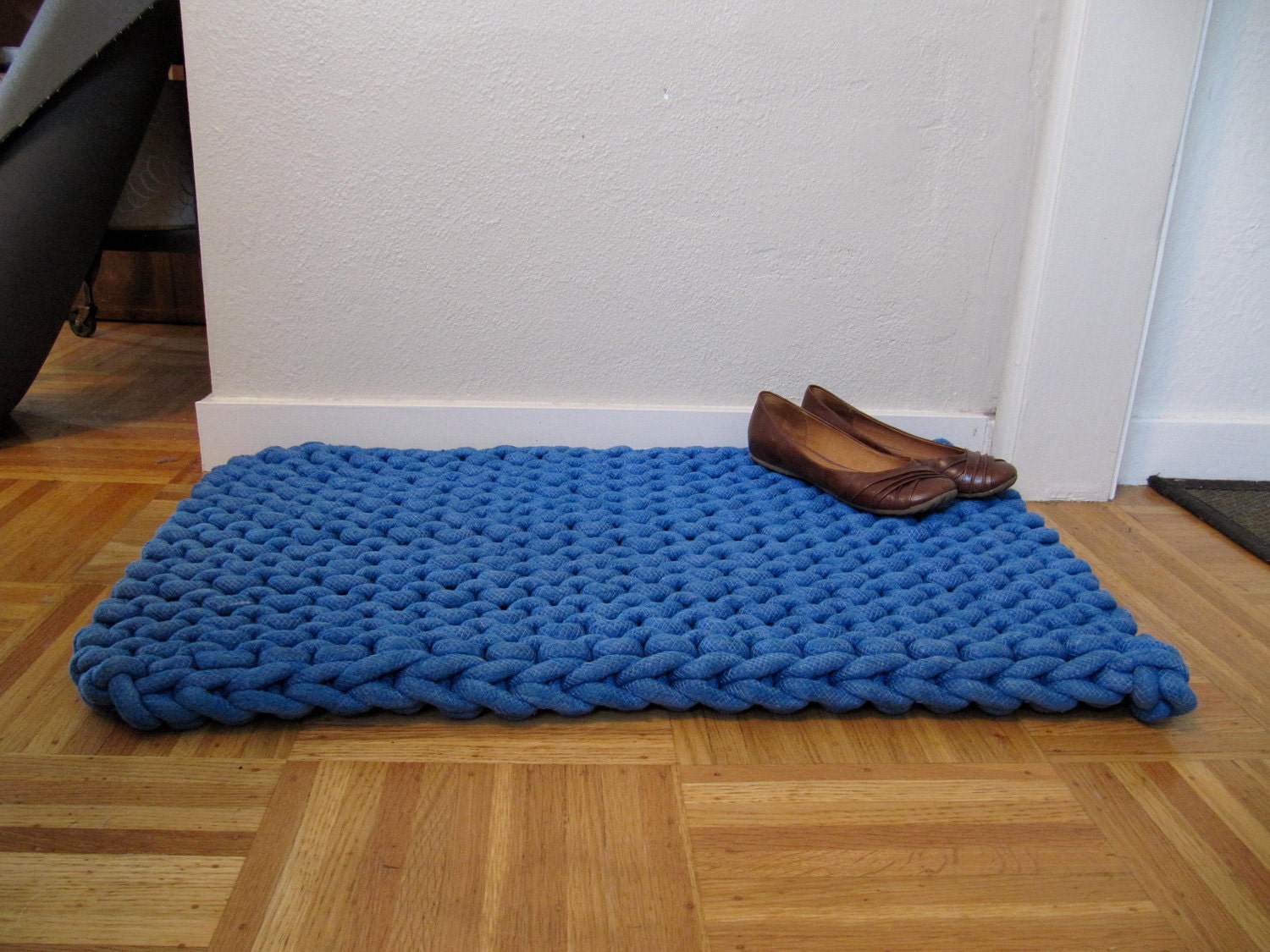 Giant knit rope rug - 30 by 20 inches