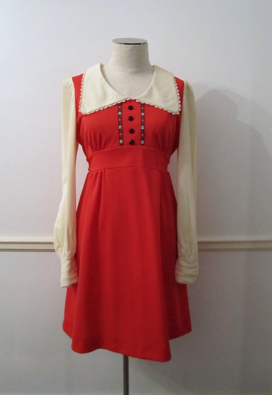 RESERVED FOR KAROLINEMADSEN Red 70s Dress with Cream Collar and Cute Details-Medium