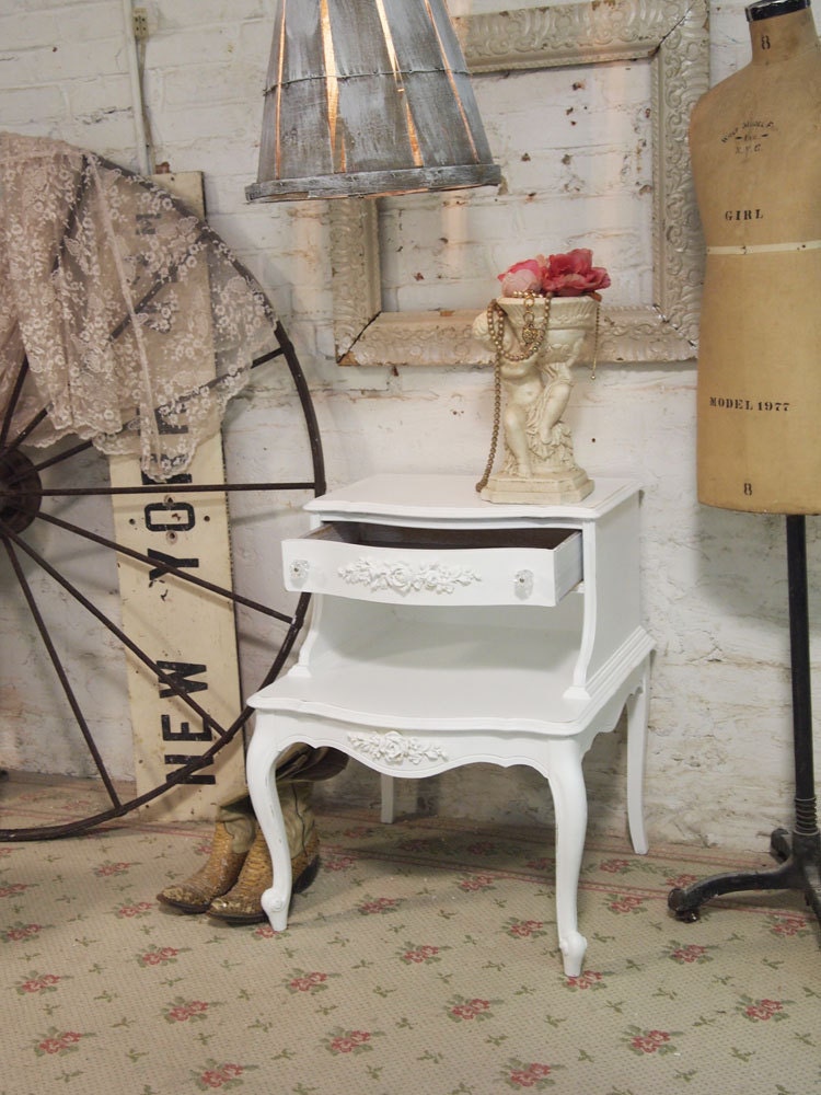 Painted Cottage Chic Shabby White Romantic End Table ENT258