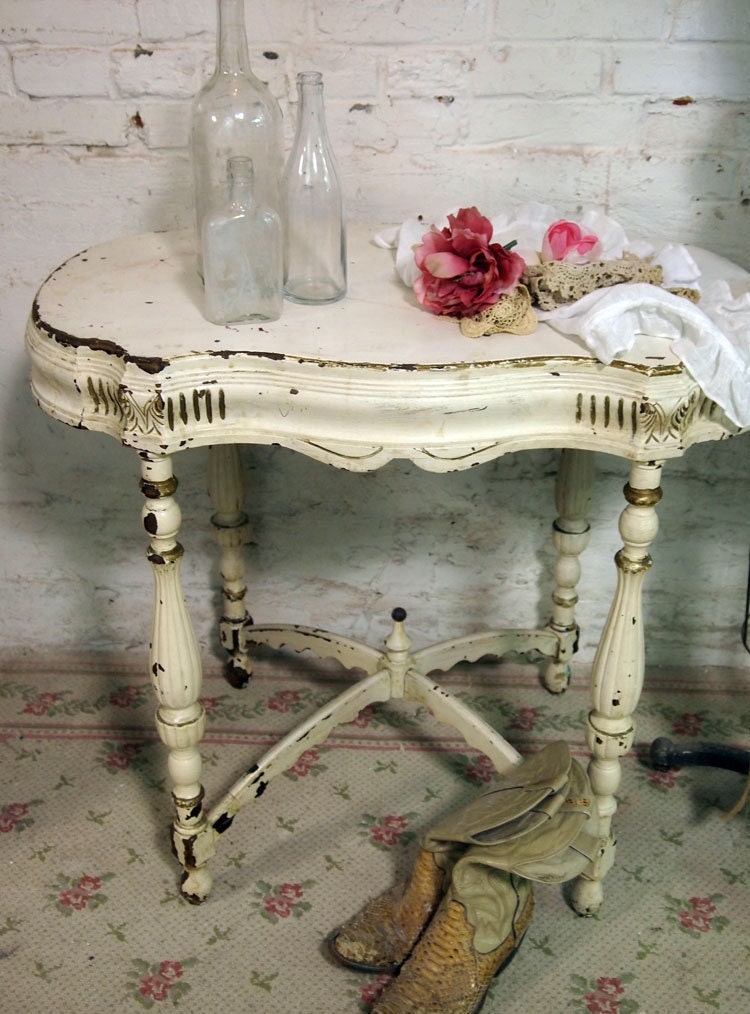 Painted Cottage Shabby Chiippy Paint Vintage Table TBL248