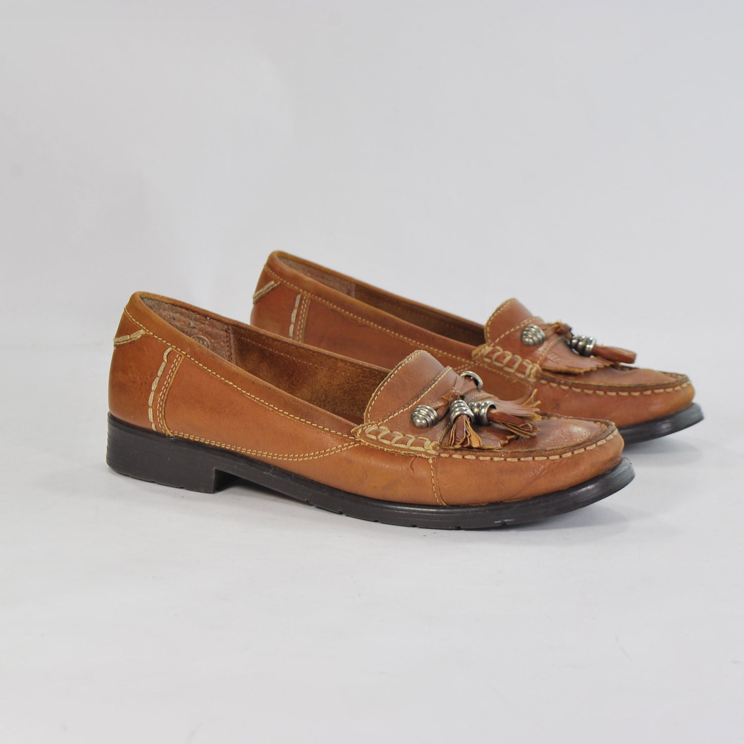 The Bionic Prep .vintage chestnut loafers .silver-toned hardware .Tassels & Kilties  -womens size 7-