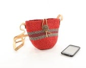 Sisal's little Sis: TEENY TINY CUTE Boho Sisal Purse .1980s vintage African bag .leather straps .summer standby