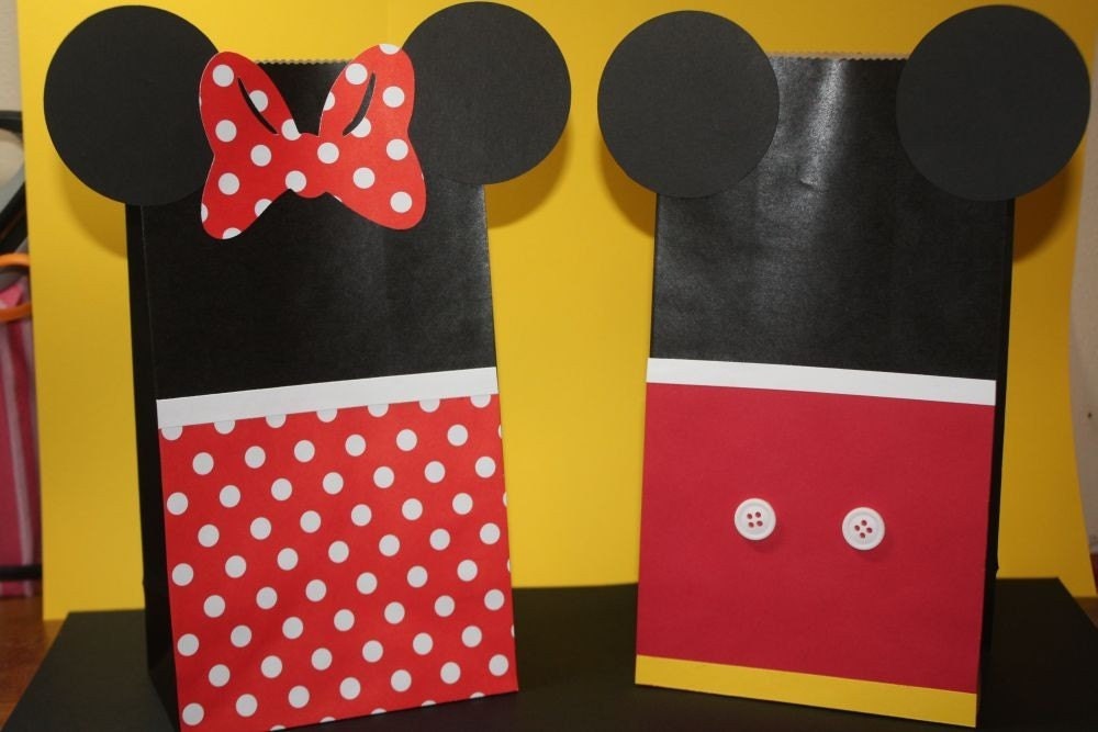 Mickey mouse / Minnie mouse party favor bags set of 8