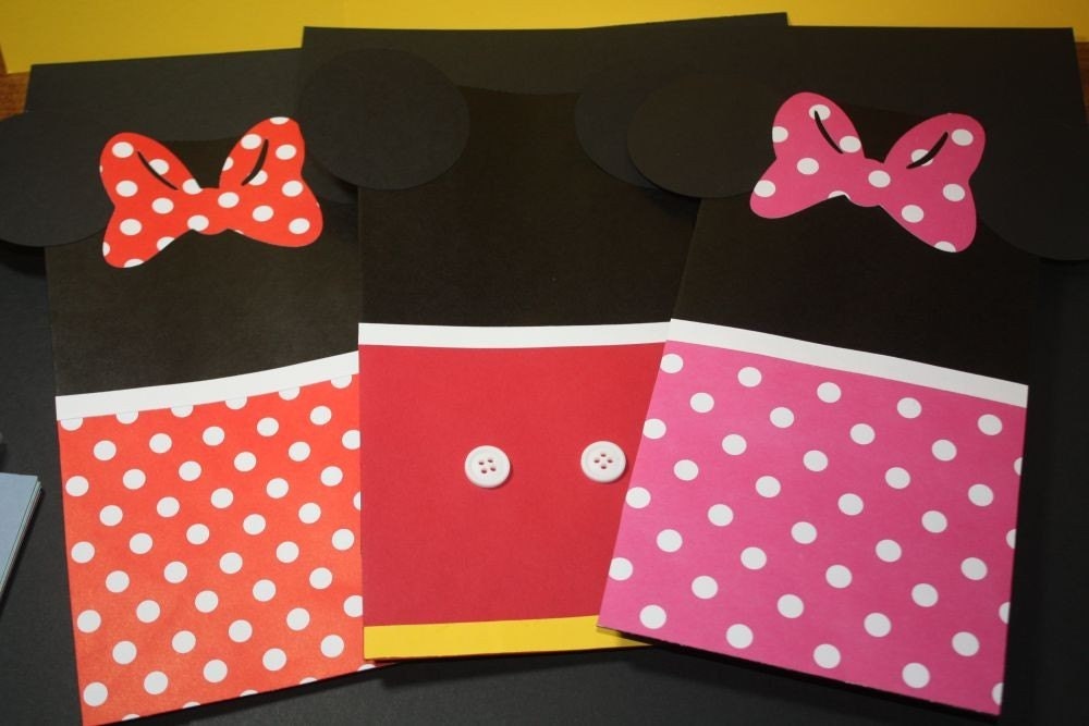 Mickey mouse / Minnie mouse party favor bags set of 8