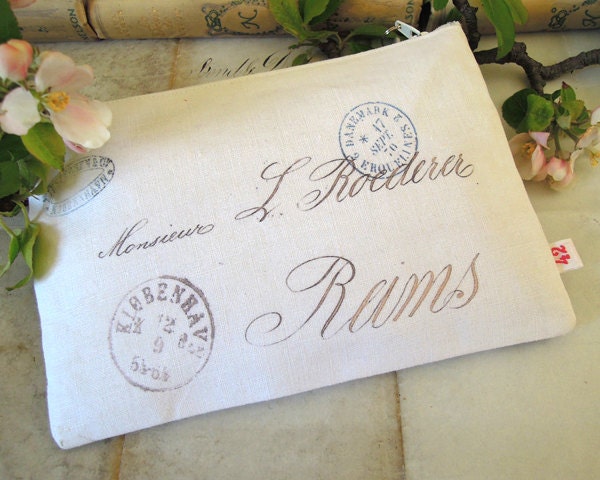 With love from Denmark purse- white
