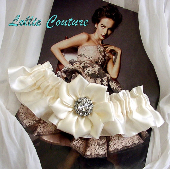 Wedding Garter Set with vintage technique centerpiece - toss included with this Bridal Garter set