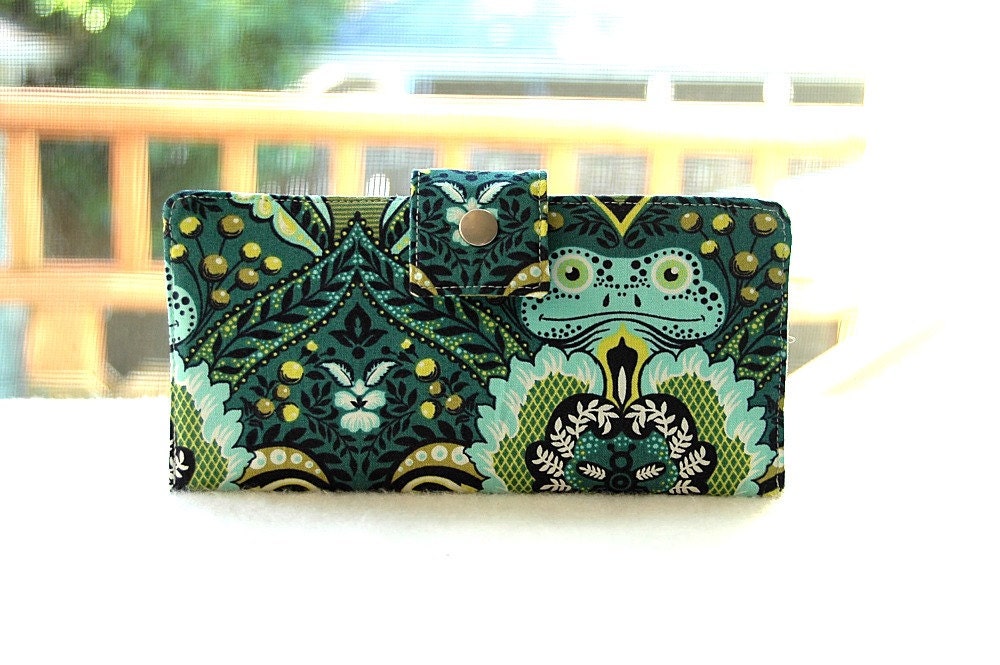 Handmade wallet in frog prince lovely green with hidden froggy