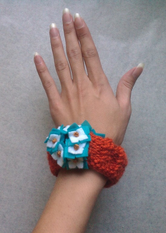Ribbed Coral Bangle